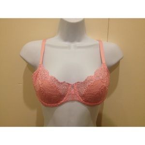 32C Pink Lace Victoria’s Secret Bra